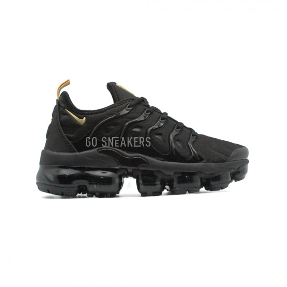 Женские кроссовки Nike Air Vapormax Plus Black-Gold