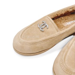Chanel Winter Slipon Beige